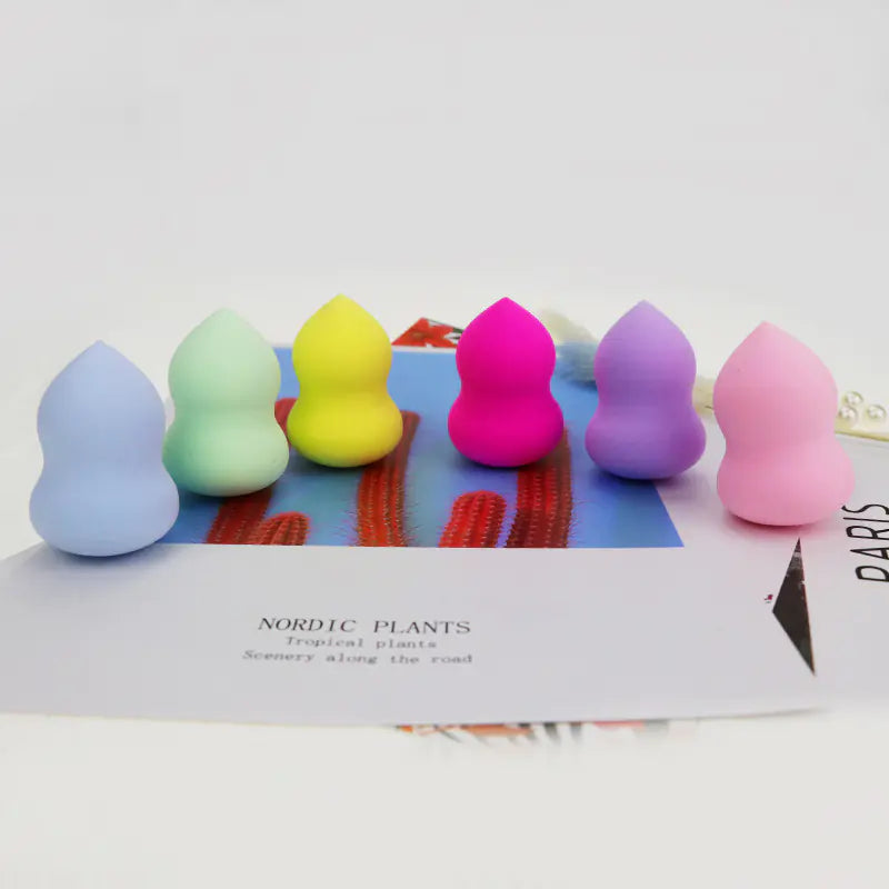 Wet & Dry Makeup Sponge – Egg-Shaped Beauty Puff